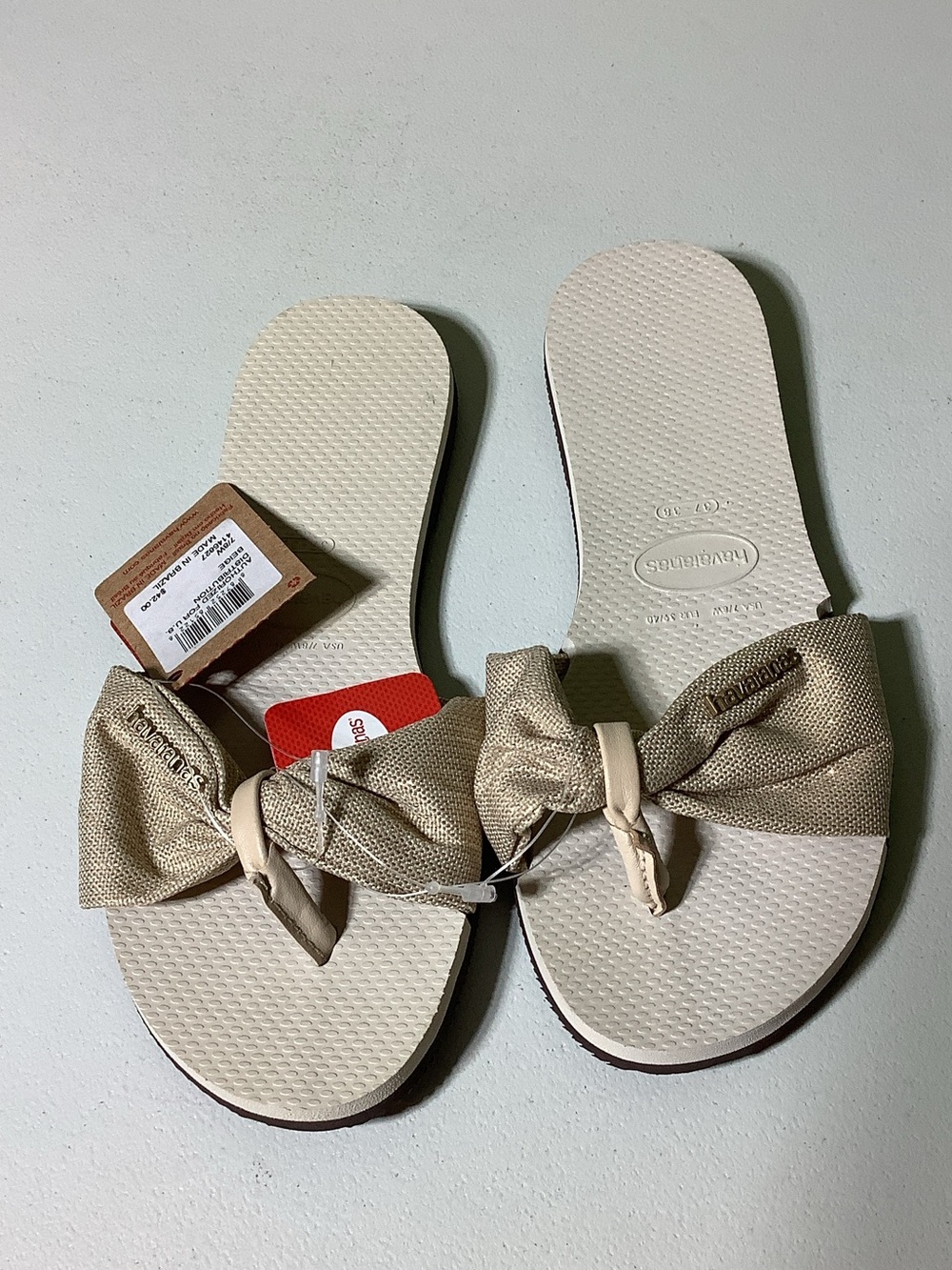 Havaianas St. Tropez gold and beige sandals, size 7-8